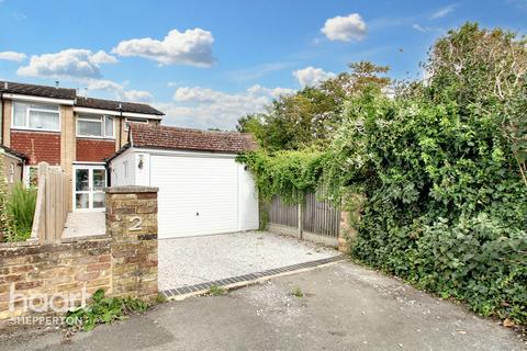 3 bedroom end of terrace house for sale, Linden Way, Shepperton