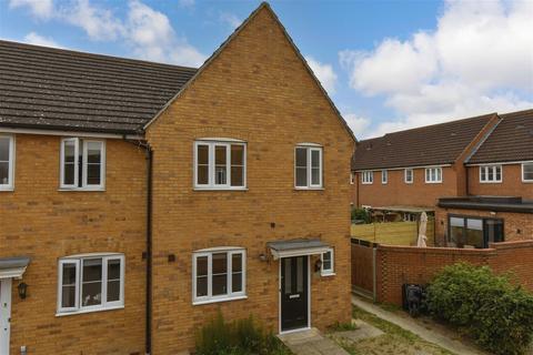 3 bedroom end of terrace house for sale, Galt Close, Wickford, Essex