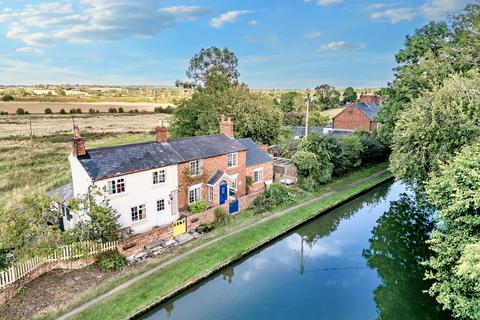 3 bedroom semi-detached house for sale, New Bridge, Long Buckby Wharf, NN6 7HW