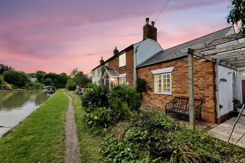 3 bedroom semi-detached house for sale, New Bridge, Long Buckby Wharf, NN6 7HW