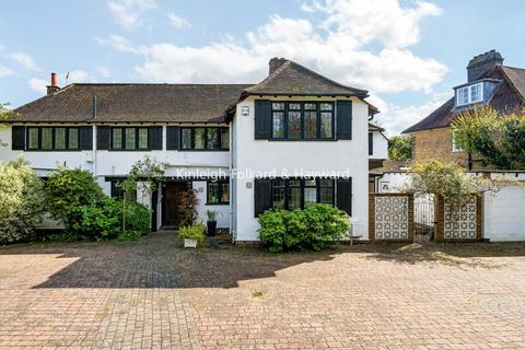 5 bedroom detached house for sale, Shortlands Road, Bromley