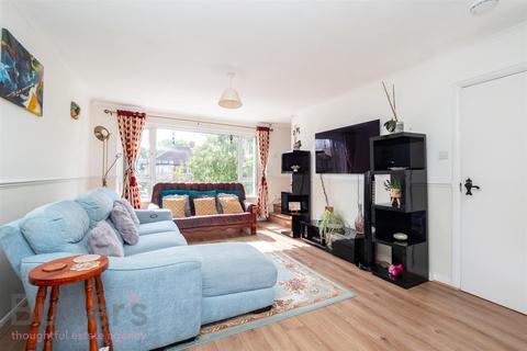 2 bedroom maisonette to rent, Benhill Wood Road, Sutton