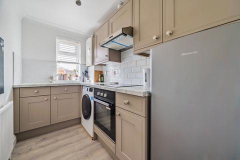Flat 2, 76 Avery Hill Road, London, SE9 2HE