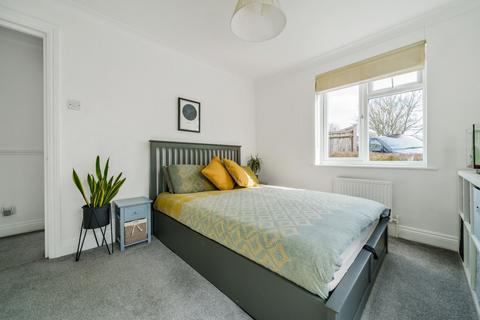 Flat 2, 76 Avery Hill Road, London, SE9 2HE