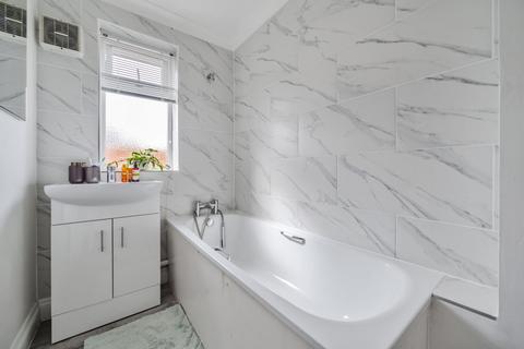 Flat 2, 76 Avery Hill Road, London, SE9 2HE