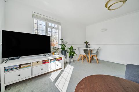 Flat 2, 76 Avery Hill Road, London, SE9 2HE