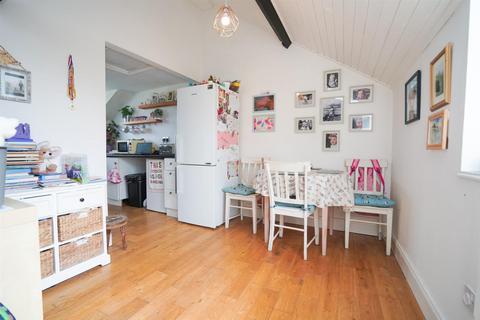 2 Barton Mews, Parkham, Bideford, EX39 5RL