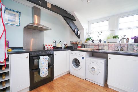 2 Barton Mews, Parkham, Bideford, EX39 5RL