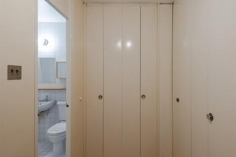 Studio for sale, Thomas More House, London EC2Y