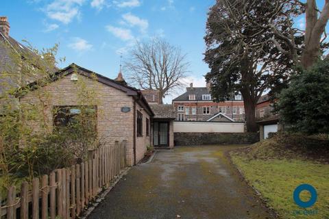 2 bedroom detached bungalow to rent, Stoke Hill, Bristol BS9