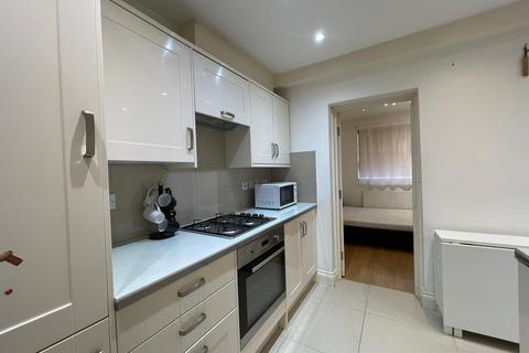 2 bedroom flat to rent, Sherwood Road, Harrow HA2