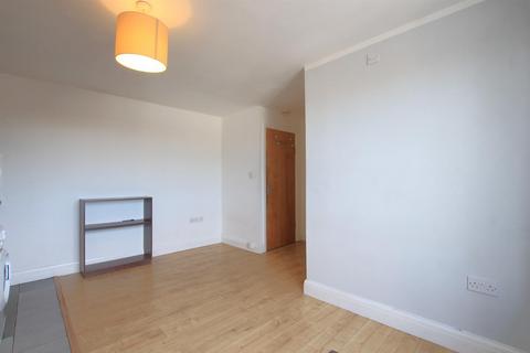 Studio to rent, 222A Great West Road, Hounslow TW5