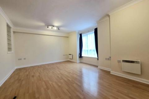 2 bedroom flat to rent, Dominion Close, Hounslow, TW3