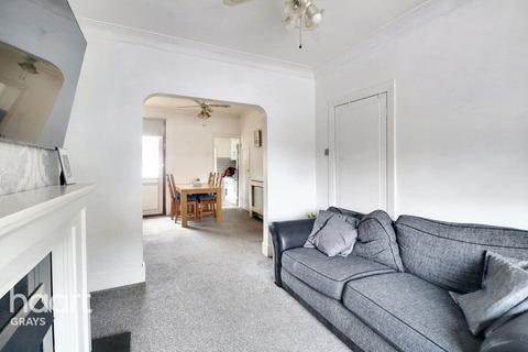 3 bedroom end of terrace house for sale, Castle Road, Grays