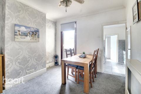 3 bedroom end of terrace house for sale, Castle Road, Grays