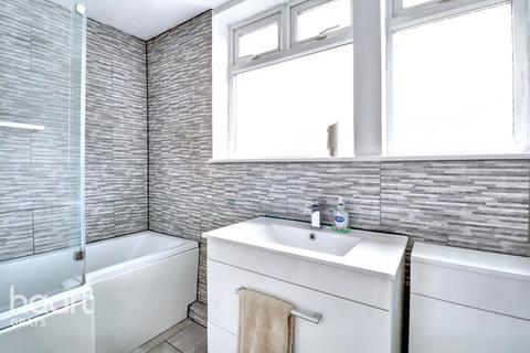 1 Castle Road, Grays, RM17 5YR