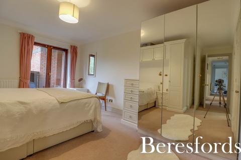 Flat 16, Booths Court Poplar Drive, Hutton, Brentwood, CM13 1YY
