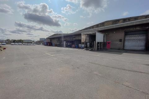 Industrial unit to rent, London NW10