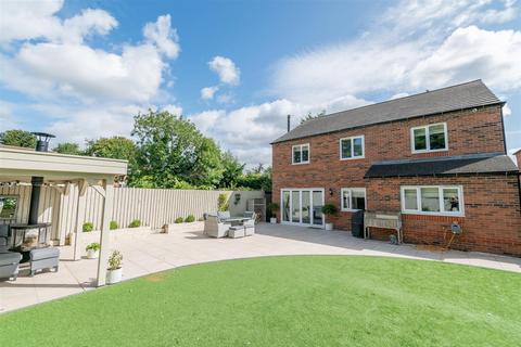 5 bedroom detached house for sale, Thorpe Park Gardens, Leeds