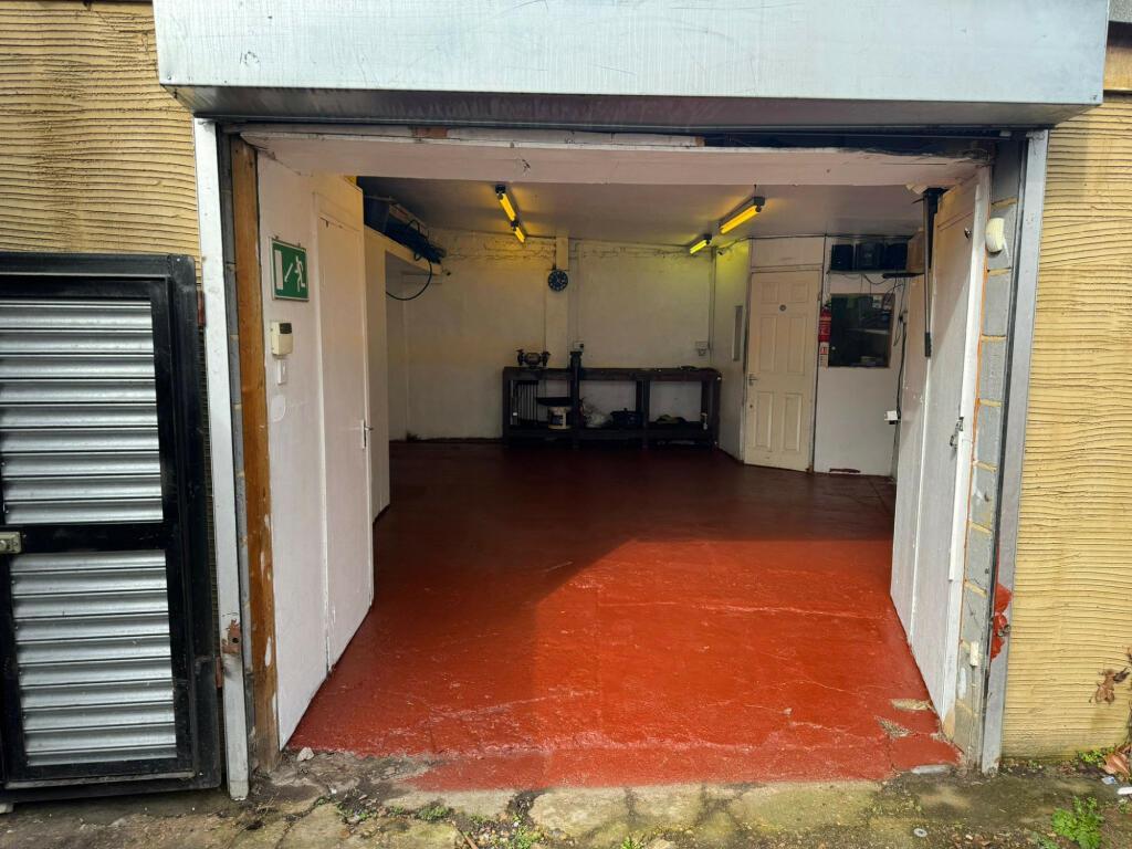 56b Boundary Road - E13 9 PR (103).jpeg