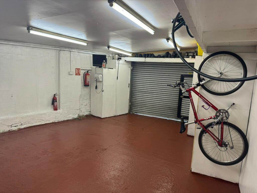 56b Boundary Road - E13 9 PR (106).jpeg