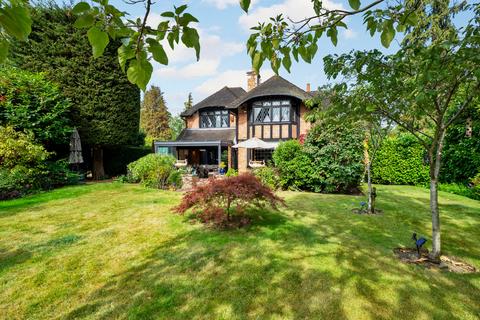 4 bedroom detached house for sale, Silverdale Avenue, Ashley Park, WALTON-ON-THAMES, KT12