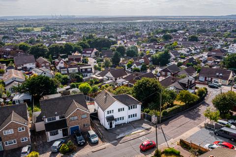 4 bedroom detached house for sale, Clarence Road North, Benfleet, SS7