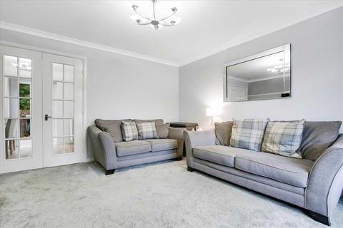 19 Chirmorie Crescent, Glasgow, G53 7GX