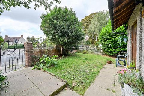 4 bedroom semi-detached house for sale, Brentwick Gardens, Brentford, TW8