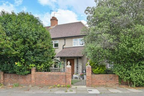 4 bedroom semi-detached house for sale, Brentwick Gardens, Brentford, TW8