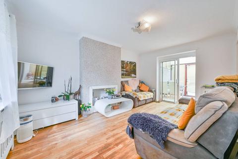 3 Brentwick Gardens, Brentford, TW8 9QL