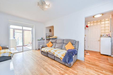 3 Brentwick Gardens, Brentford, TW8 9QL