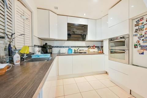 3 Brentwick Gardens, Brentford, TW8 9QL
