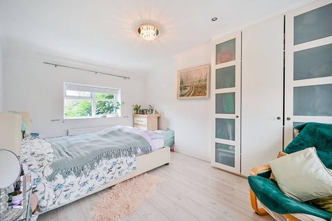 3 Brentwick Gardens, Brentford, TW8 9QL