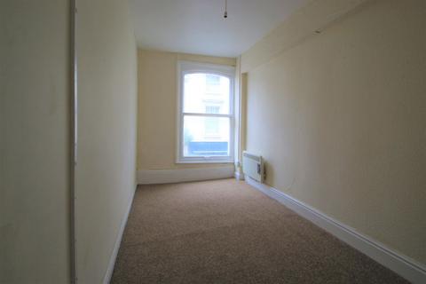 2 bedroom flat to rent, West Street, Leominster