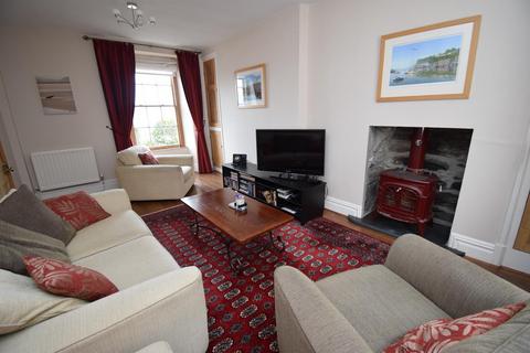 4 bedroom house for sale, Marine Terrace, Porthmadog