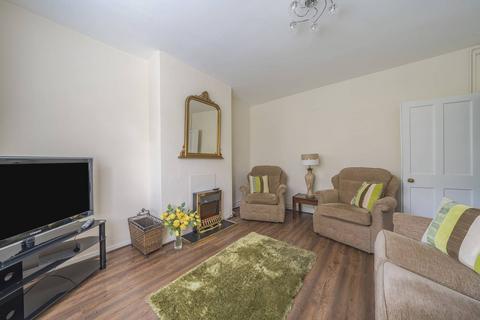 2 bedroom flat for sale, Highbury Estate, Islington, London, N5