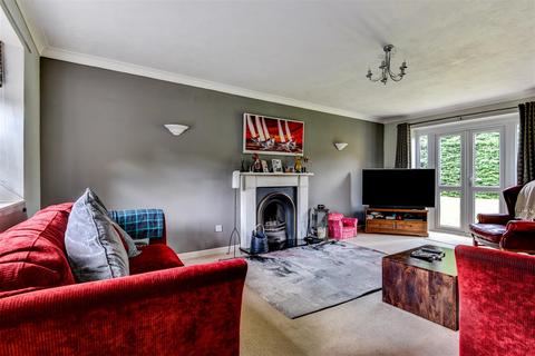 9 Farnefold Road, Steyning, BN44 3SN