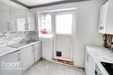 17 Grafton Gardens, Dagenham, RM8 1QR