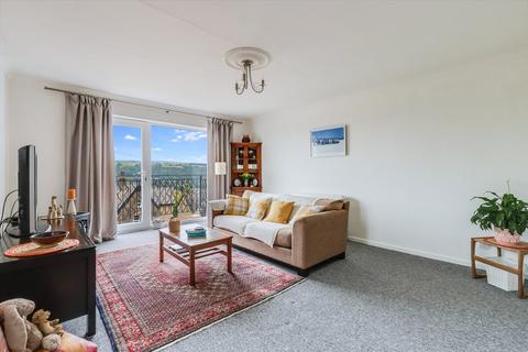 2 bedroom flat for sale, Parish Ghyll Drive, Ilkley, West Yorkshire, LS29