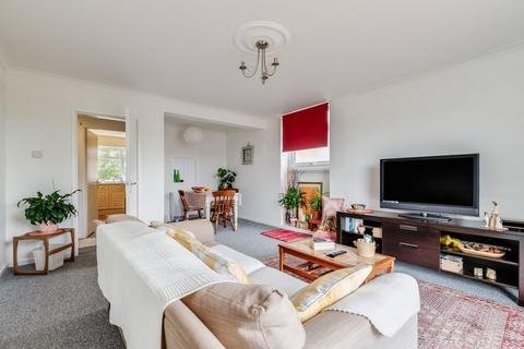 2 bedroom flat for sale, Parish Ghyll Drive, Ilkley, West Yorkshire, LS29