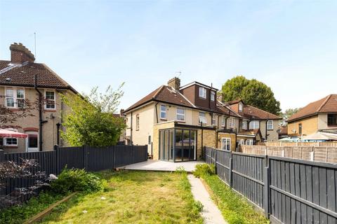 39 Hesperus Crescent, London, E14 3AB