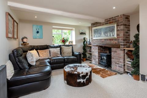 4 bedroom detached house for sale, Main Street Offenham, Worcestershire, WR11 8QD