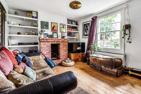 10 Spring Gardens, Dorking, RH4 1EE