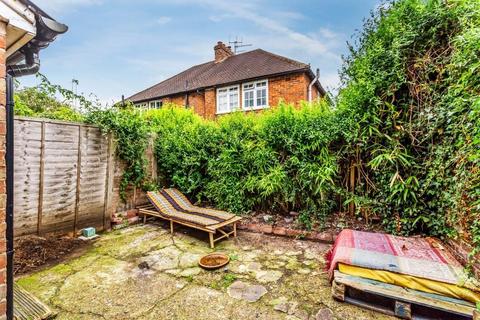 10 Spring Gardens, Dorking, RH4 1EE