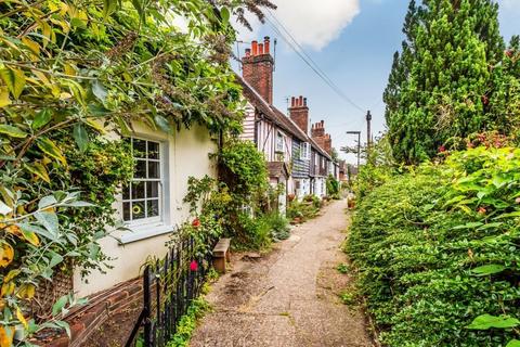 10 Spring Gardens, Dorking, RH4 1EE