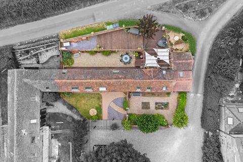 The Stables Feckenham Road, Hunt End, Redditch, B97 5QG