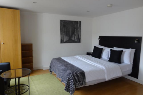 Studio to rent, Cartwright Gardens, Bloomsbury, London, WC1H