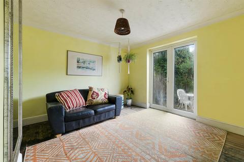 19 Beech Way, Epsom, KT17 4NG