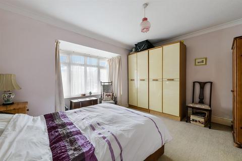 19 Beech Way, Epsom, KT17 4NG